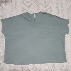 Women's oversized fit blouse